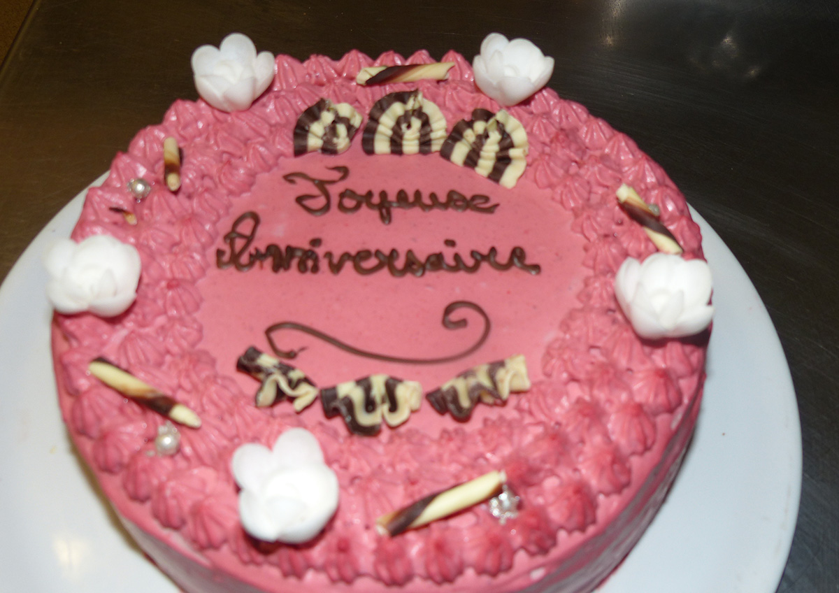 Gâteau d'anniversaire aux Aveilles en Isère.
